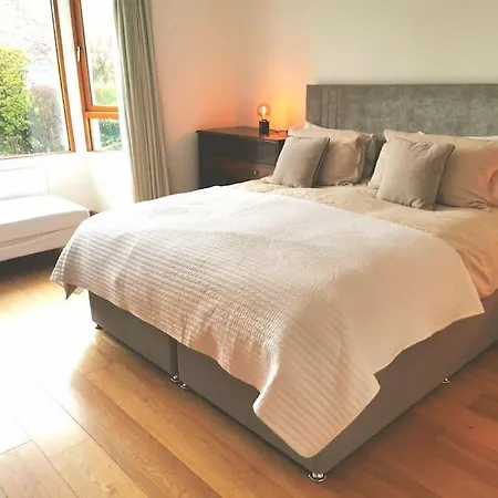 The Moorings- Near The Sea * Tramore